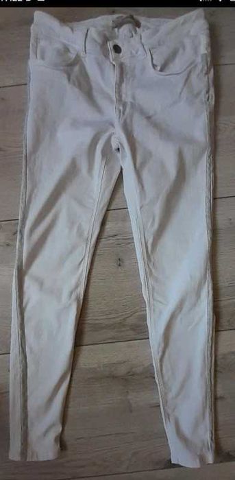Spodnie damskie na lato ,białe ze srebrnymi lampasami .Zara Basic