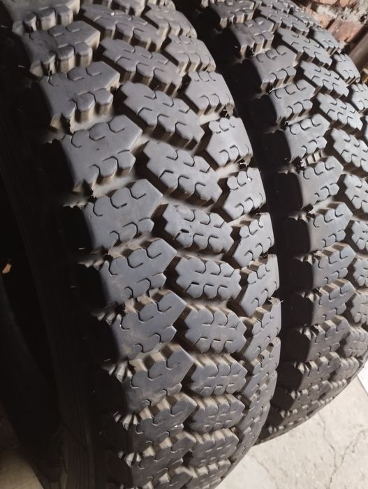 Шини 215/75/17.5 Uniroyal