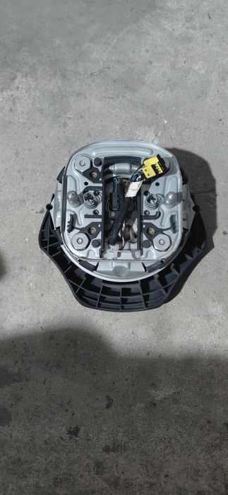 BMW E90 Airbag   .