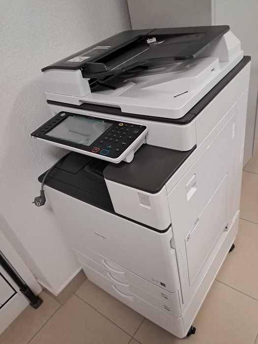 Fotocopiadora multifunções RICOH MP C2003