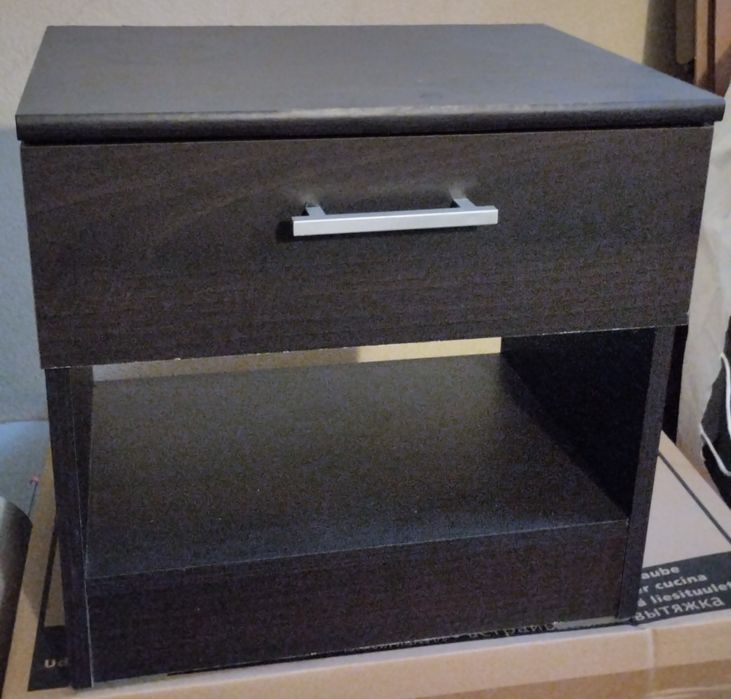 Mesinha de cabeceira