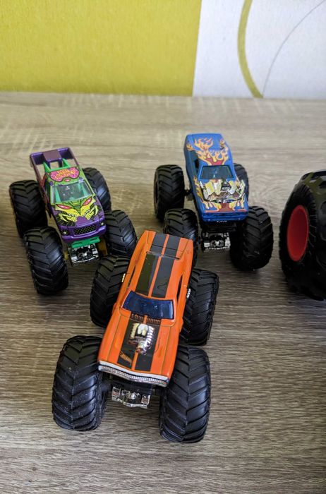 Машинки Hot Wheels Monster trucks
