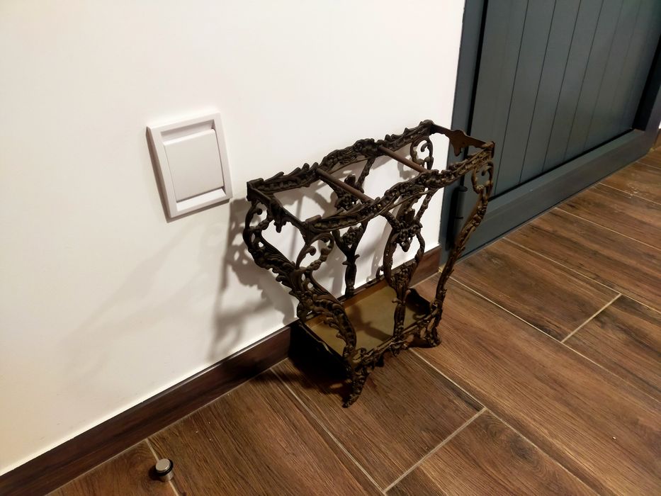 Chapeleira Dourada Antiga