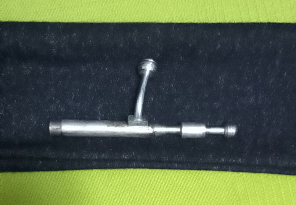 Culatra de espingarda de 8mm de picar ao lado como nova.