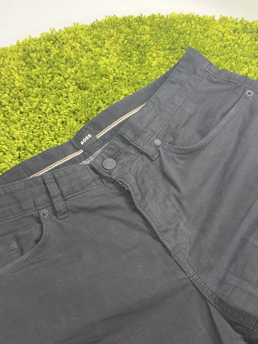 Штани від бренду Boss