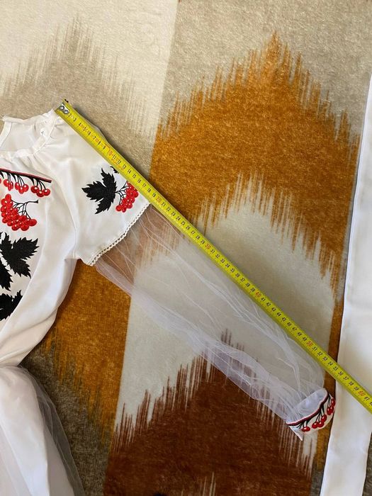 НОВЕ дитяче вишите плаття, зріст 152 см