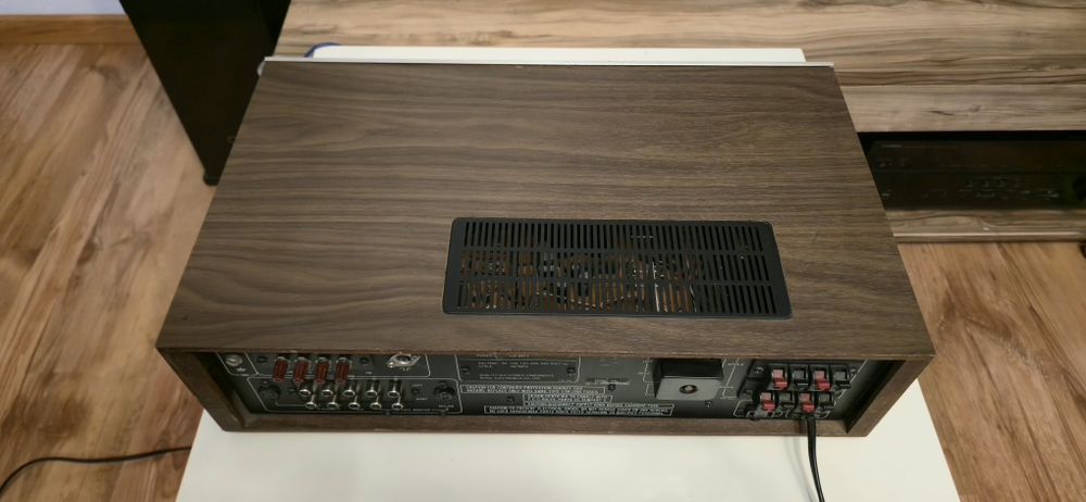 Rotel RX 303 amplituner/radio