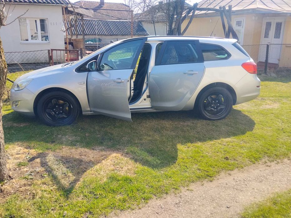 OPEL Astra j універсал