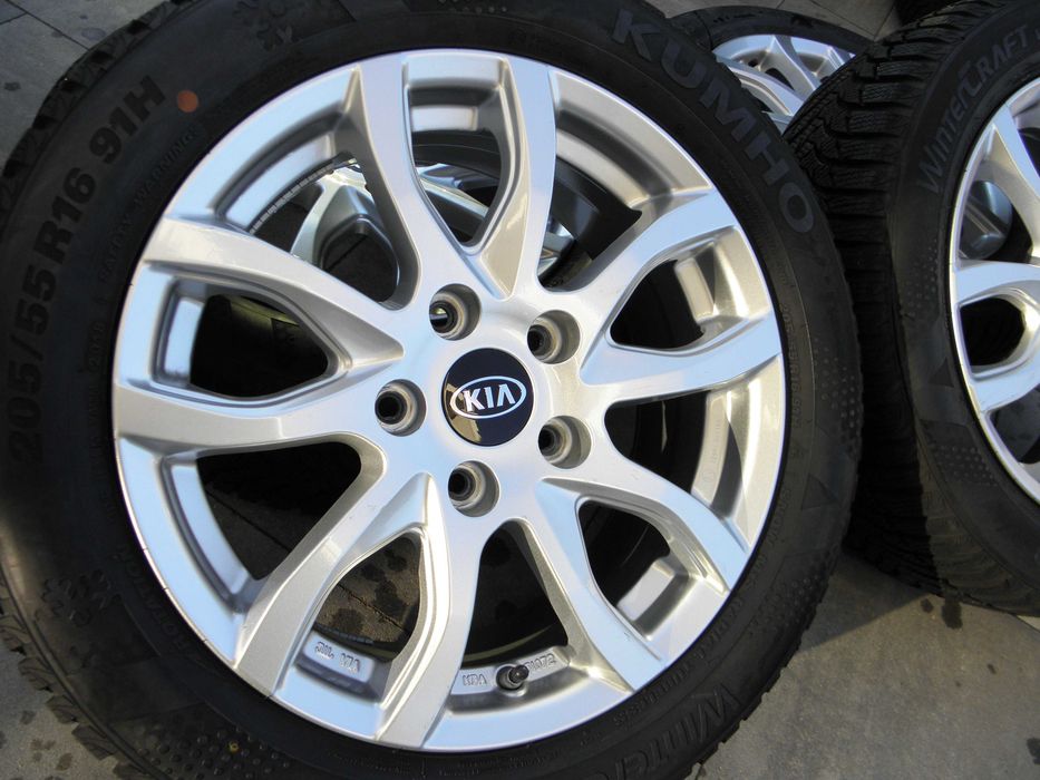 Koła zimowe 16 Kia Ceed Cee'd 5x114,3 ET50 205/55R16 Kumho Winter