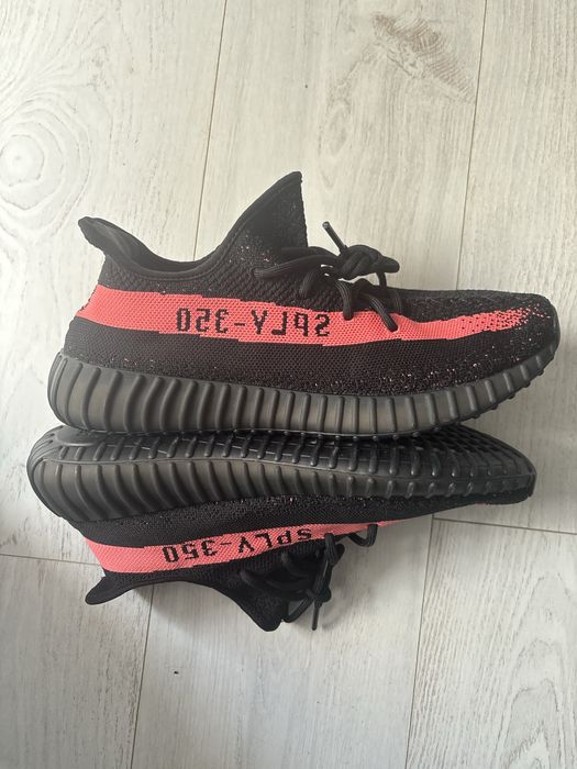 Yeezy 350 boost v2 red stripes