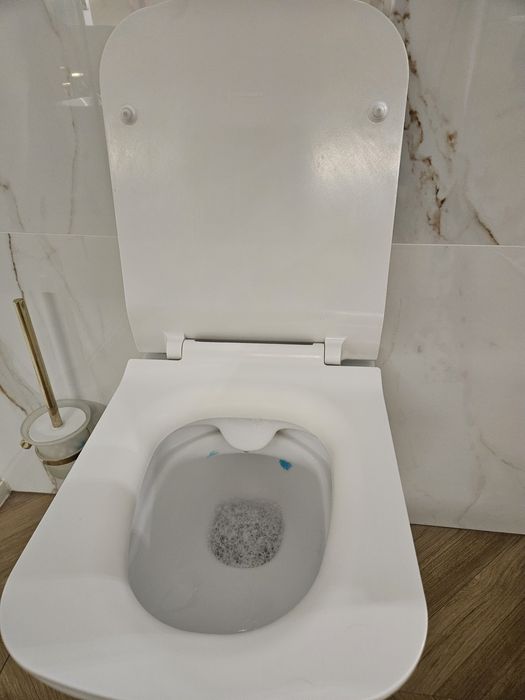 Miska WC wisząca Cersanit Caspia Cleanon z deską wolnoopadającą