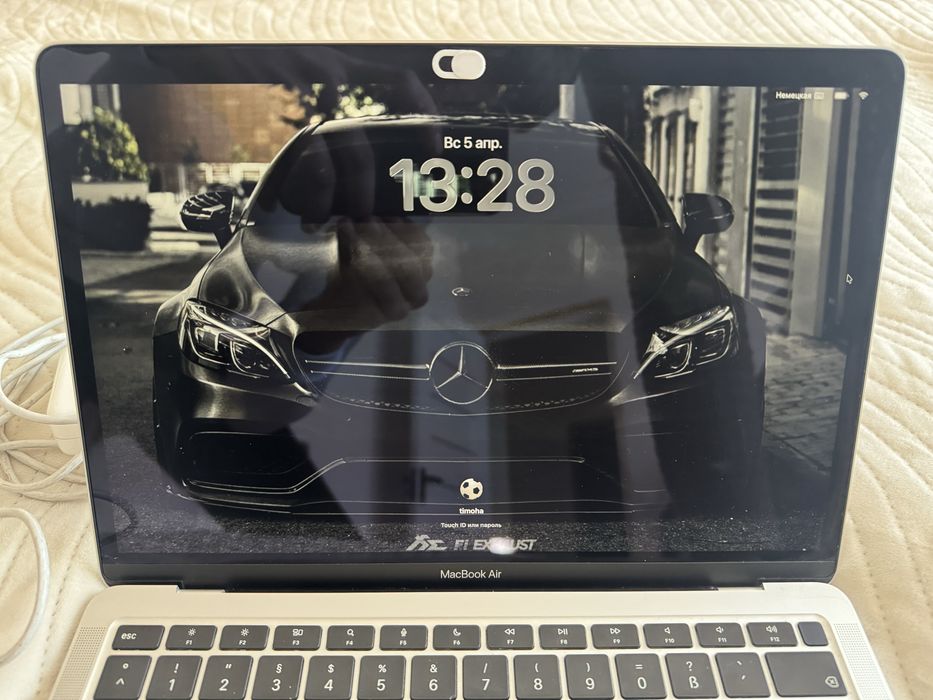 Продам macbook Air m1