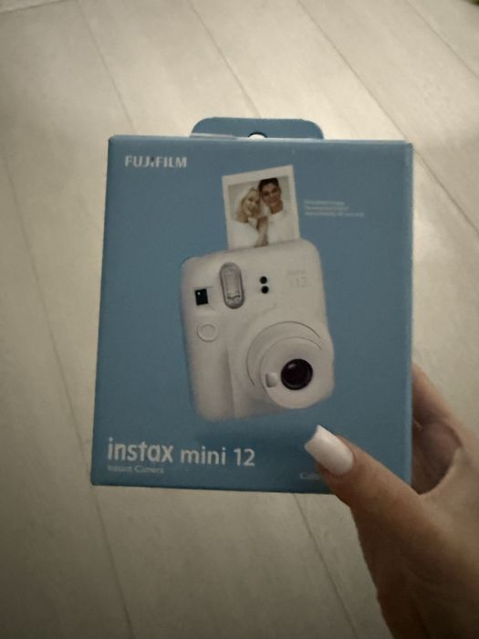 instax mini 12..
