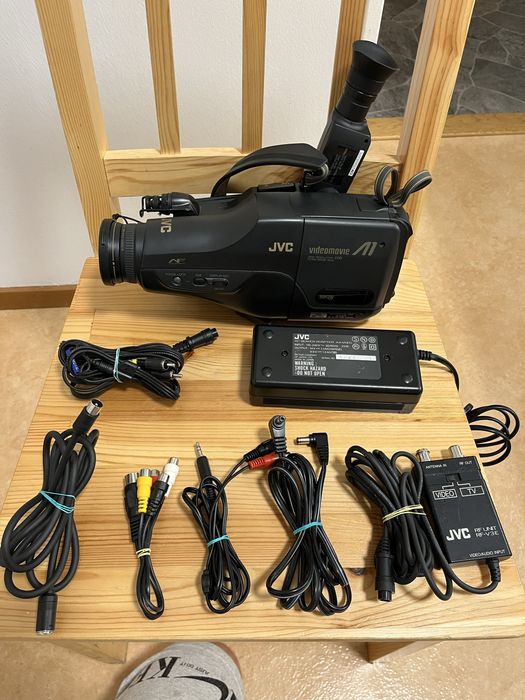 Відеокамера JVC GR-A1E
