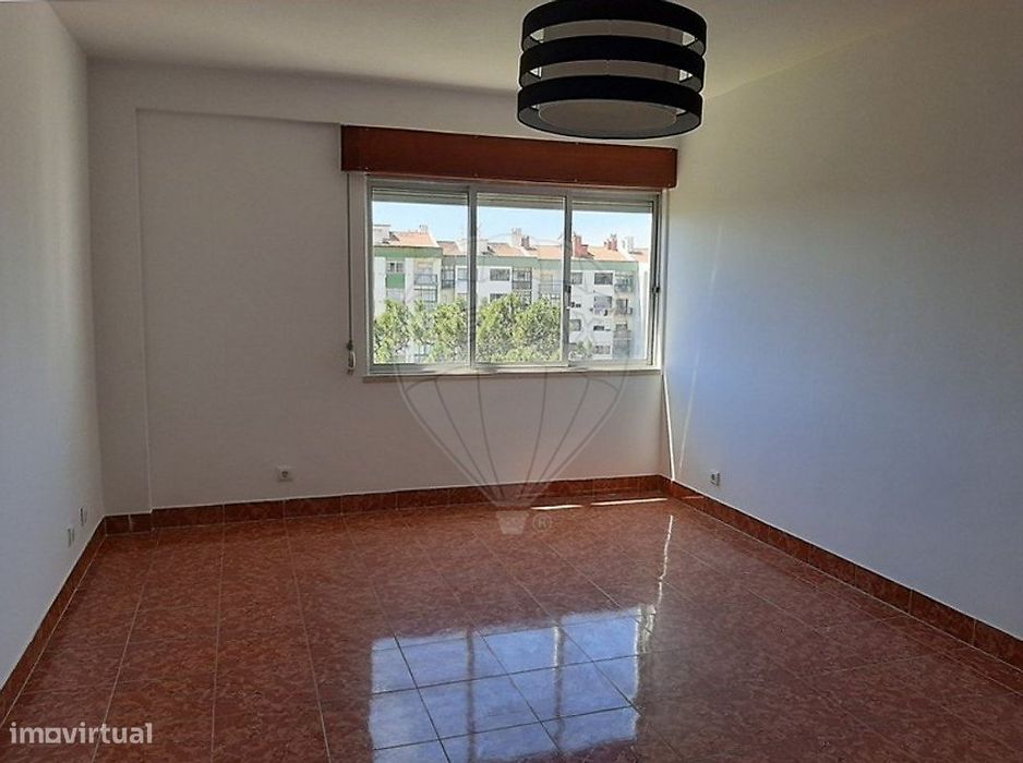 Apartamento T2 para venda — Rio de Mouro, Lisboa
