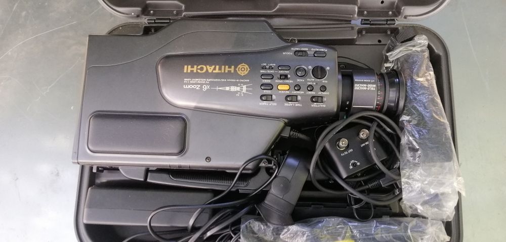 Видеокамера HITACHI VM-2480E