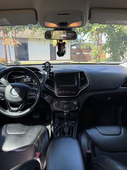 Jeep Cherokee 16500$