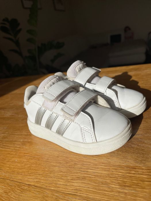 Кросівки adidas дитячі