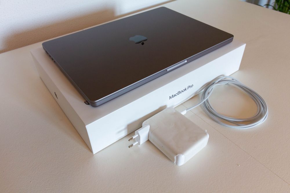 MacBook Pro M1 PRO 16'' 16 GB 1 TB SSD