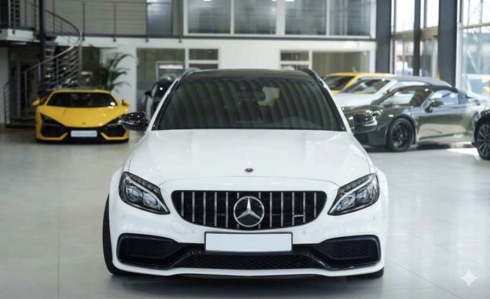 Mercedes C63 AMG v8 Biturbo