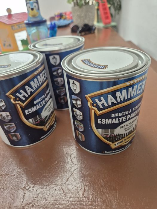 3 latas de tinta, marca Hammerite branco