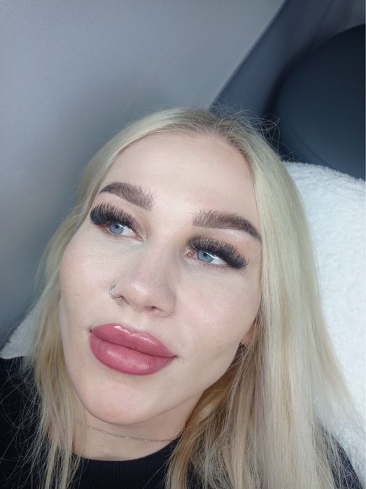 Нарощування вій