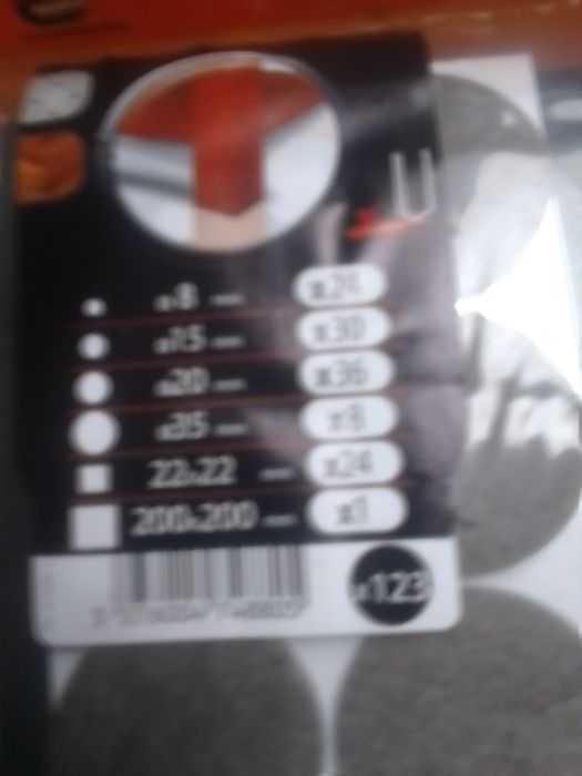 Conjunto de proteções para mesas cadeiras etc novo só 1€