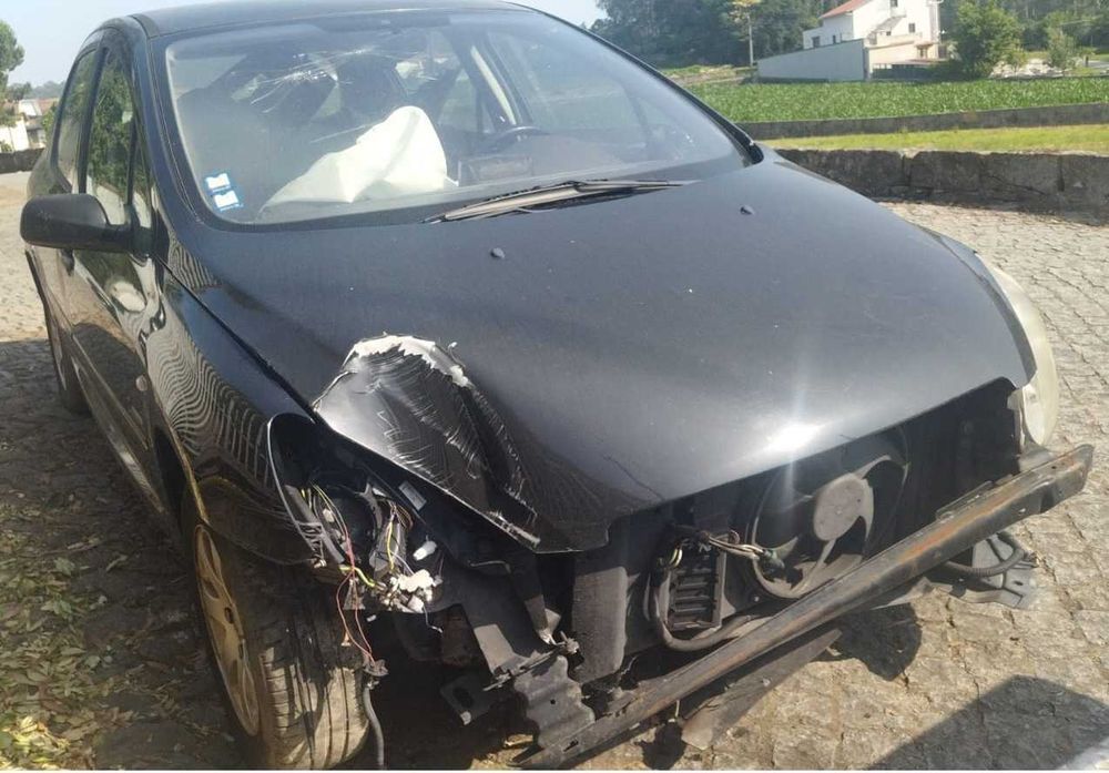 Peugeot 307 1.4 diesel 2004 | PARA PEÇAS |