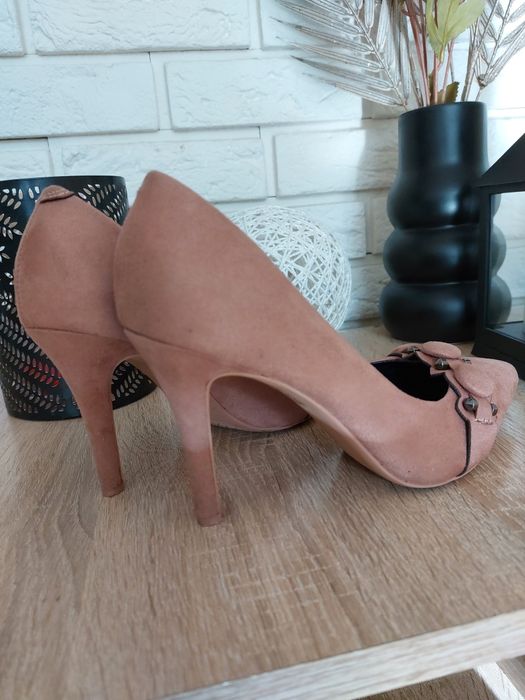 Buty na obcasie marki Vices