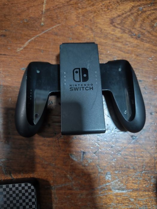 Nintendo switch + cartão 128gb + 2 jogos