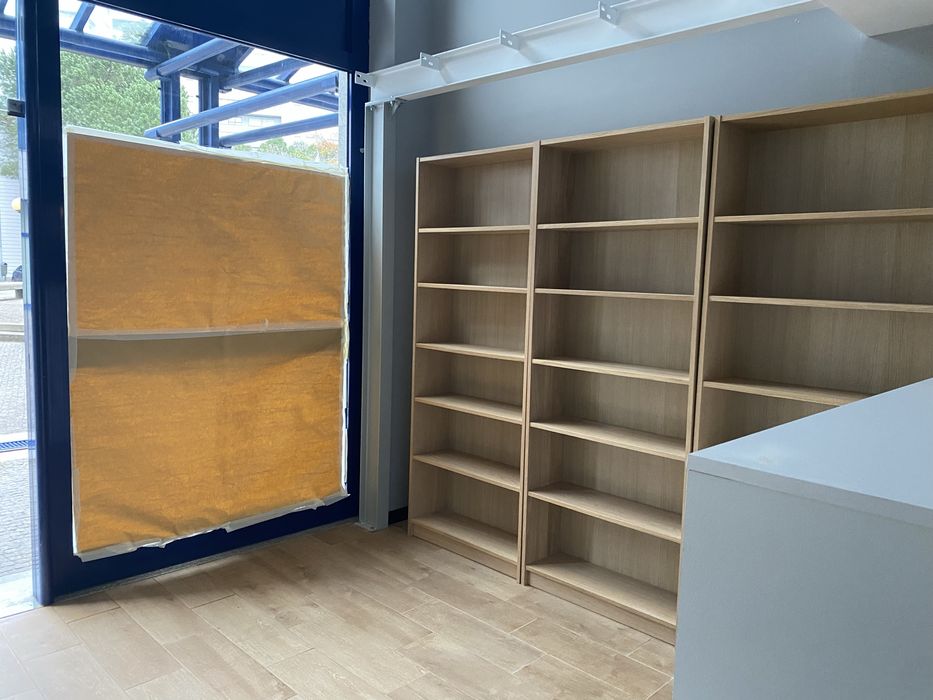 Sale of 8 Café/Terrace Chairs64751137869059123