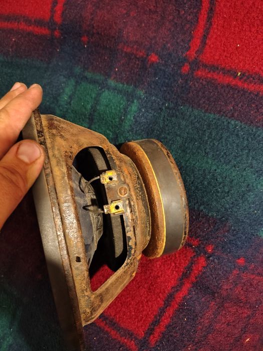 Продам сабвуфер10 под ремонт