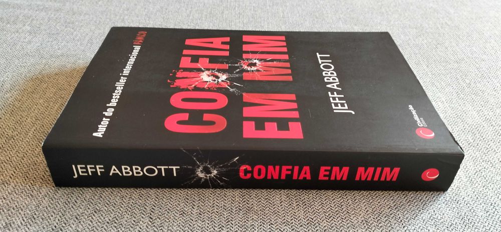 Livro "Confia em mim" Jeff Abbott