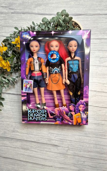 zestaw 3 lalek grających Huntrix i bluzki