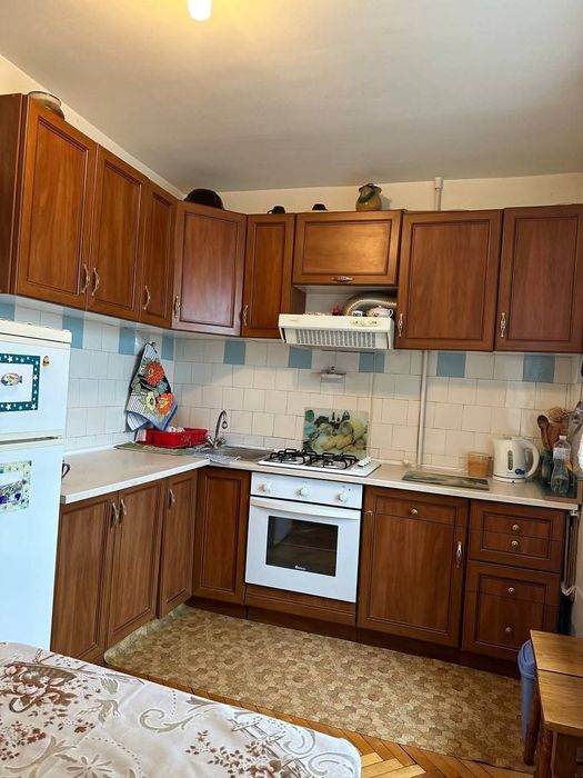 Продам 4кімнатну квартиру  у м.Шептицький