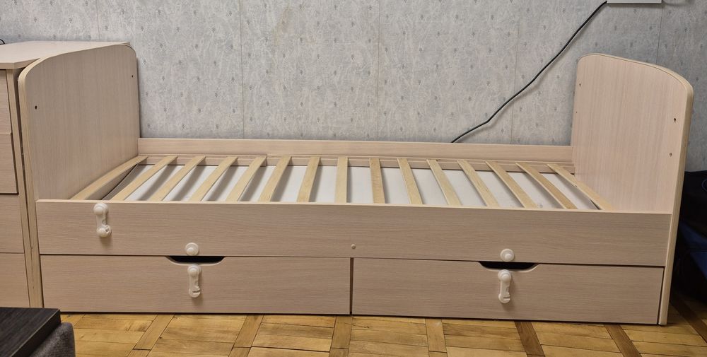 Продам дитяче ліжко б/у.