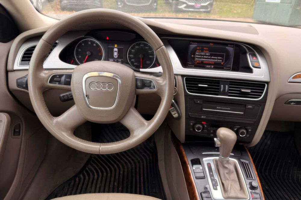 Audi A4 2.0T Premium Plus      2011