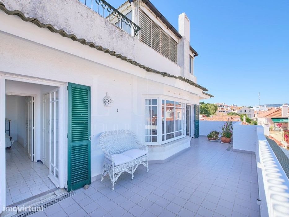 Apartamento T2 Com Vista Mar E Garagem No Centro De Cascais
