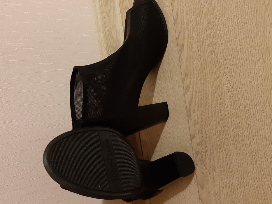 Czarne botki CCC JENNY FAIRY 41