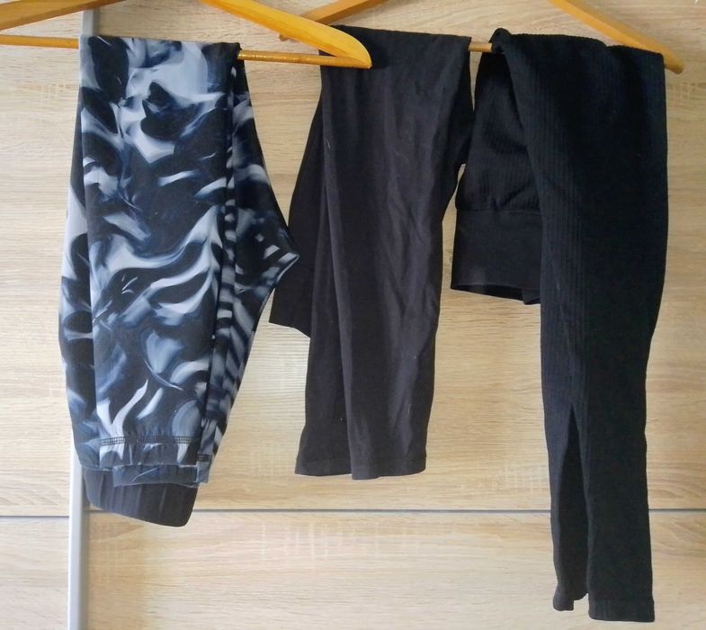 Leginsy sportowe s 3 pary Nike i inne