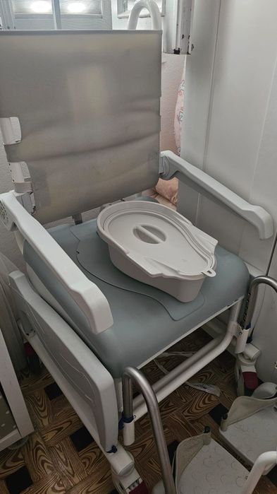 Cadeira de banho Invacare Aquatec Ocean Ergo VIP,, usada 1 ano.