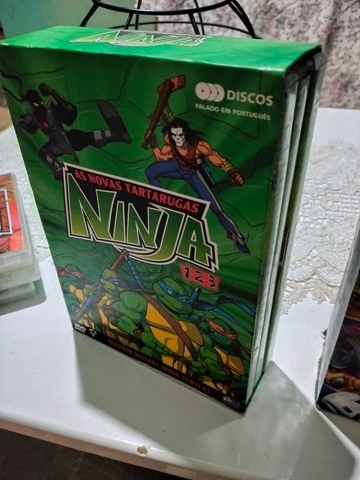Lote Nostalgia: Pack Hot Wheels AcceleRacers + DVDs Tartarugas Ninja + Jogo PC
