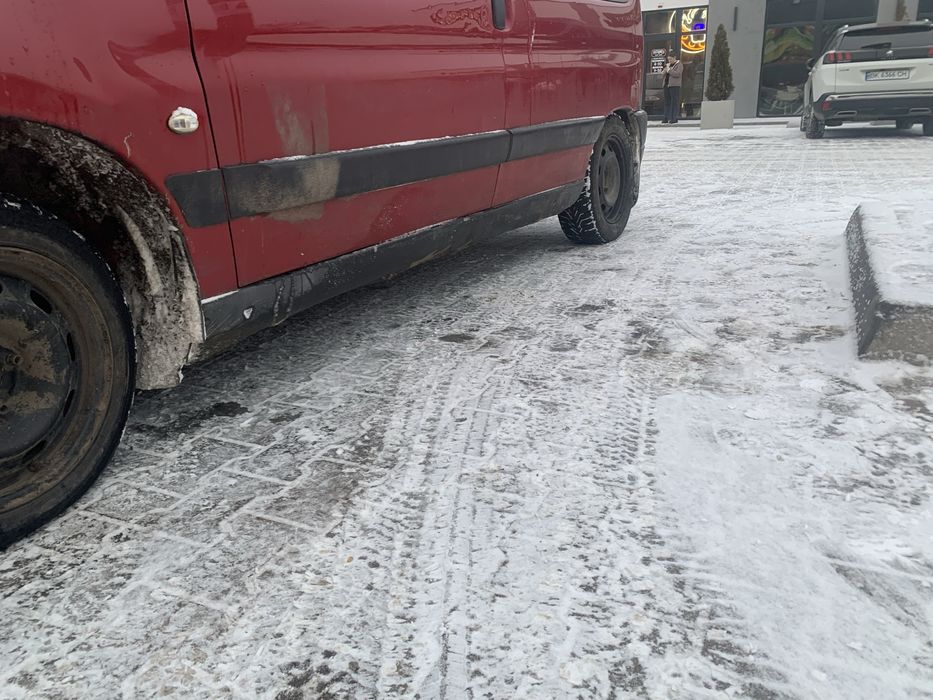 Пежо Партнер.