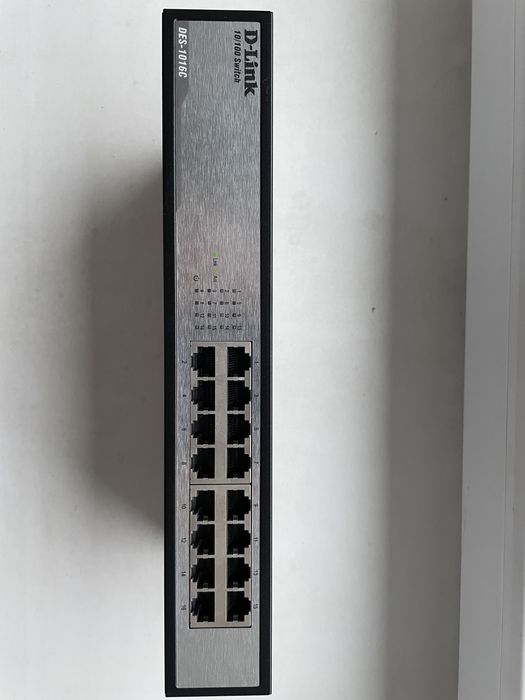 Комутатор D-Link DES-1016C під 19-дюймову стійку