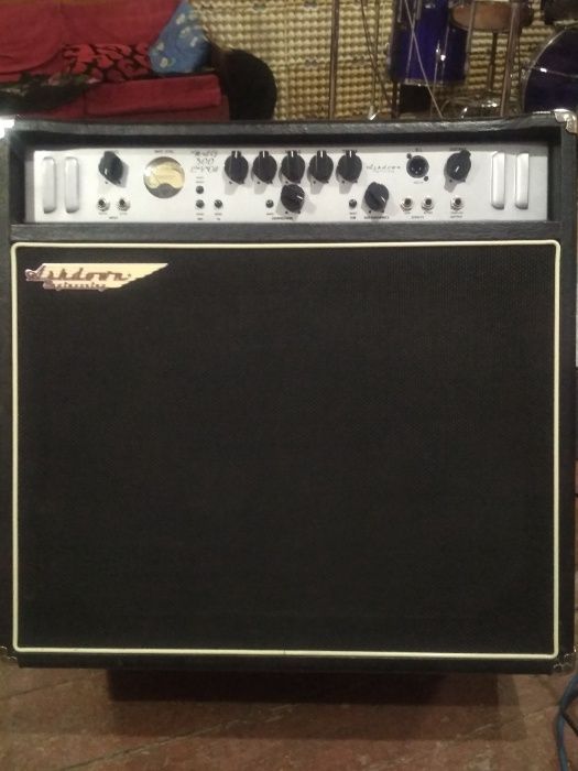 Продаю комбоусилитель басовый Ashdown-300 evo іі