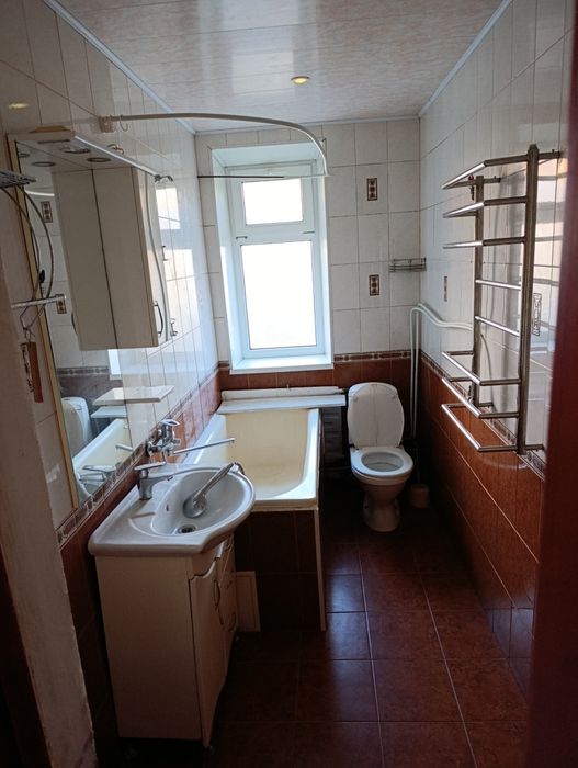 Продам 4х кімнатну 2рівневу квартиру в двоквартирному будинку