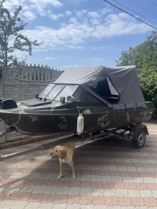 Продам лодку крым м