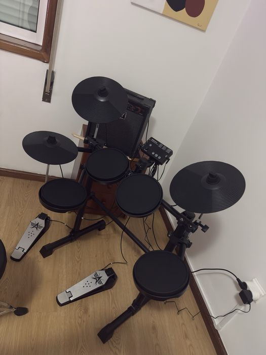 Bateria eletrónica nova