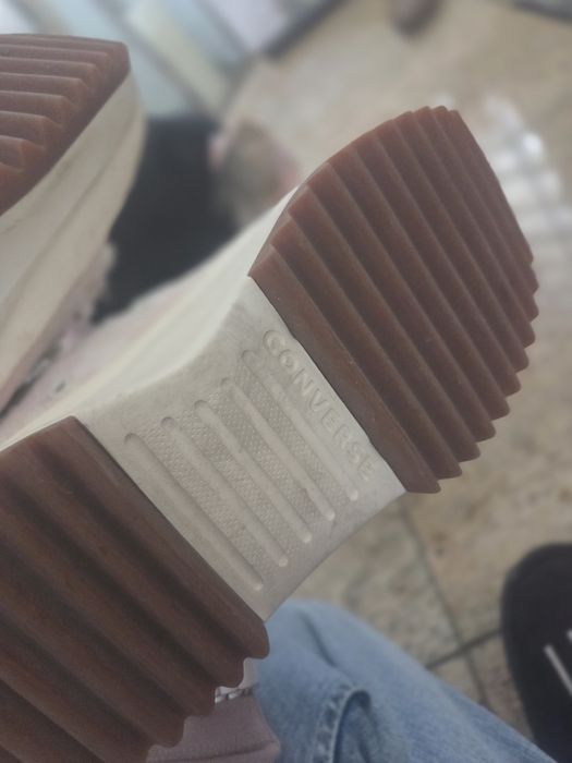 Converse na platformie