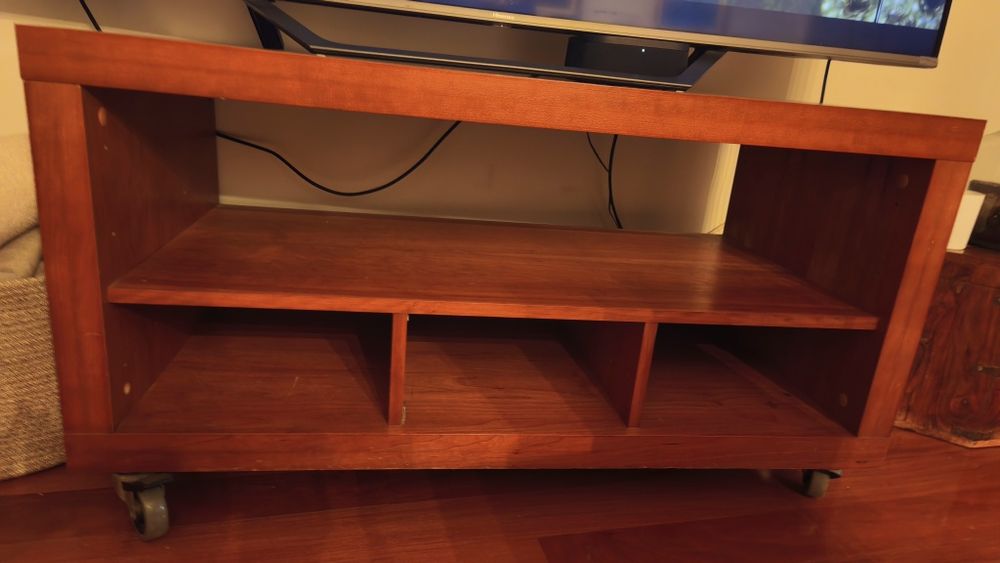 Móvel TV  c/ 107*50*60cm